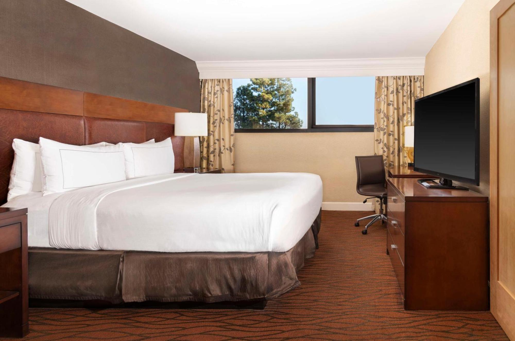Hotel Hilton Orange County/Costa Mesa Exterior foto
